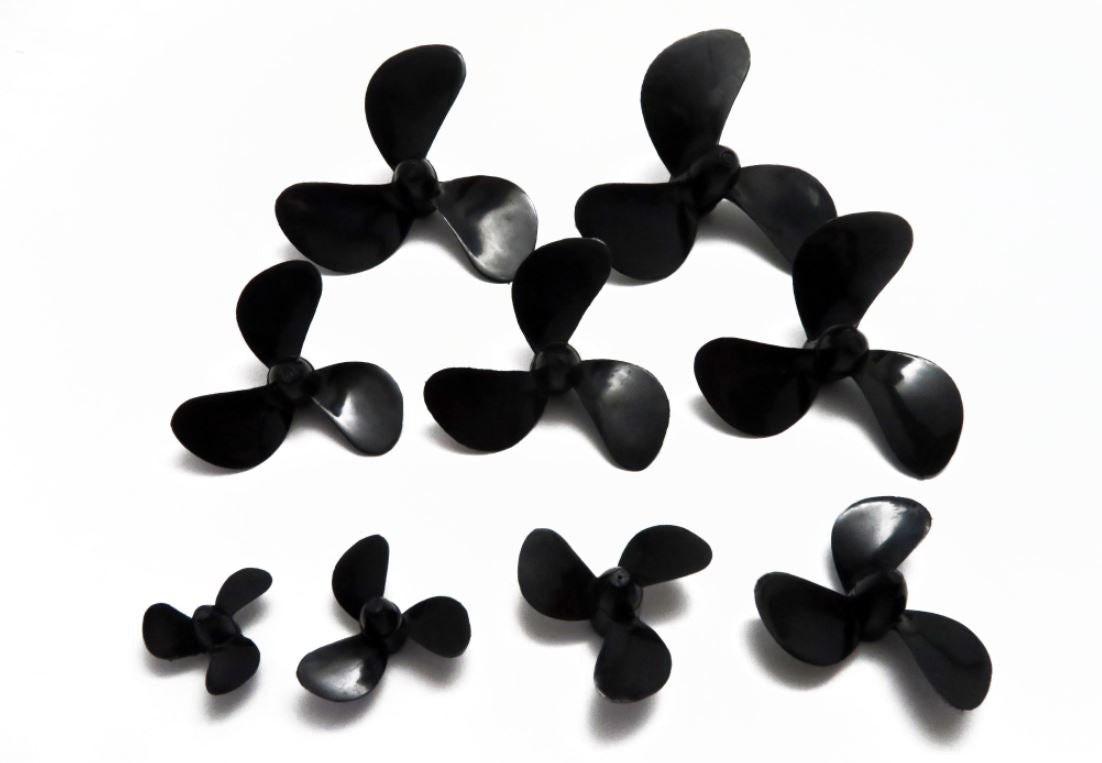 Schiffsschraube D 30 mm / Steigung 16 mm / M4 Gewinde / 3 Blatt rechtslaufend / Kunststoff