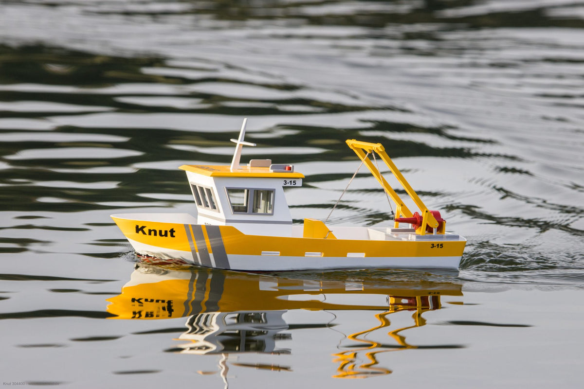 aeronaut Knut RC-Arbeitsschiff auf dem Wasser, Seitenansicht