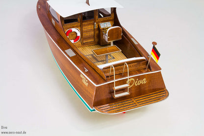 Diva Kajütboot         Holzbausatz  580 mm lang