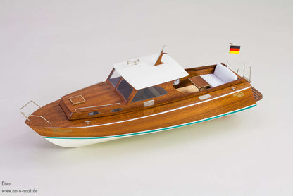 Diva Kajütboot         Holzbausatz  580 mm lang