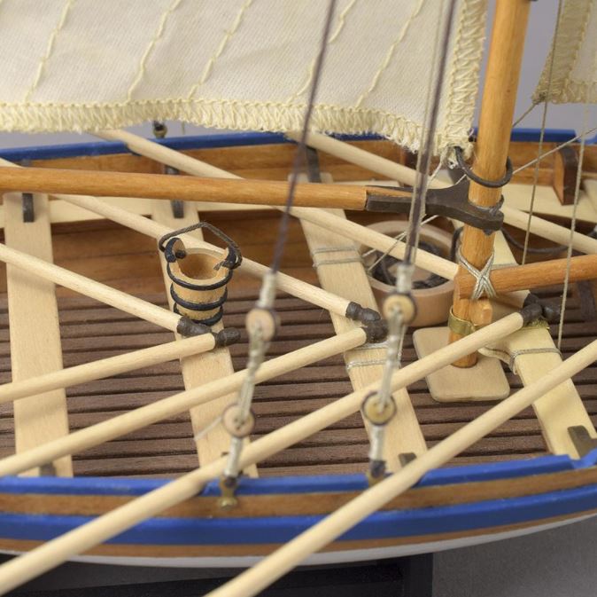Jolly Boat von HMS Bounty, Segelboot,  Länge 422 mm, 1:25, Holzbausatz