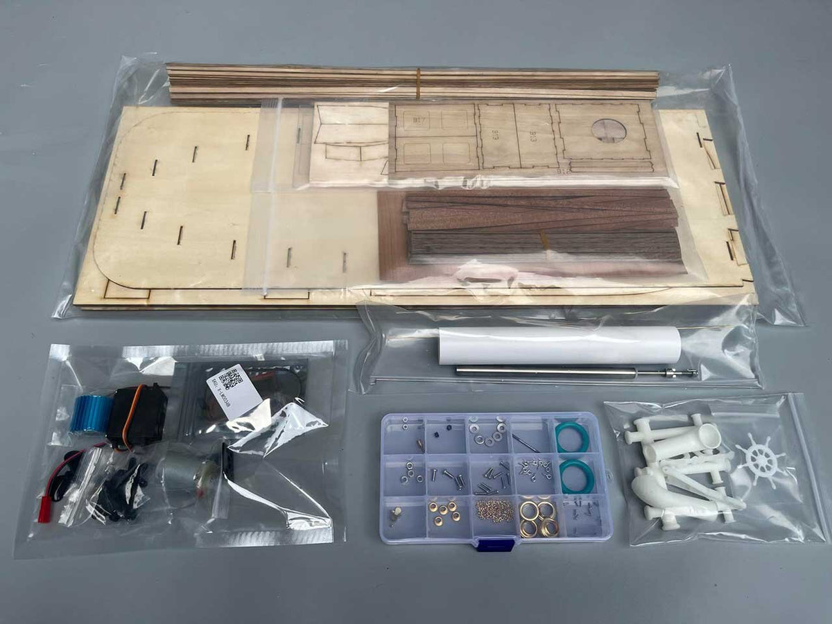 Pichler Holger RC-Dampfschlepper Bausatzinhalt mit Holzteilen, Motor, Servo, Welle und Beschlägen