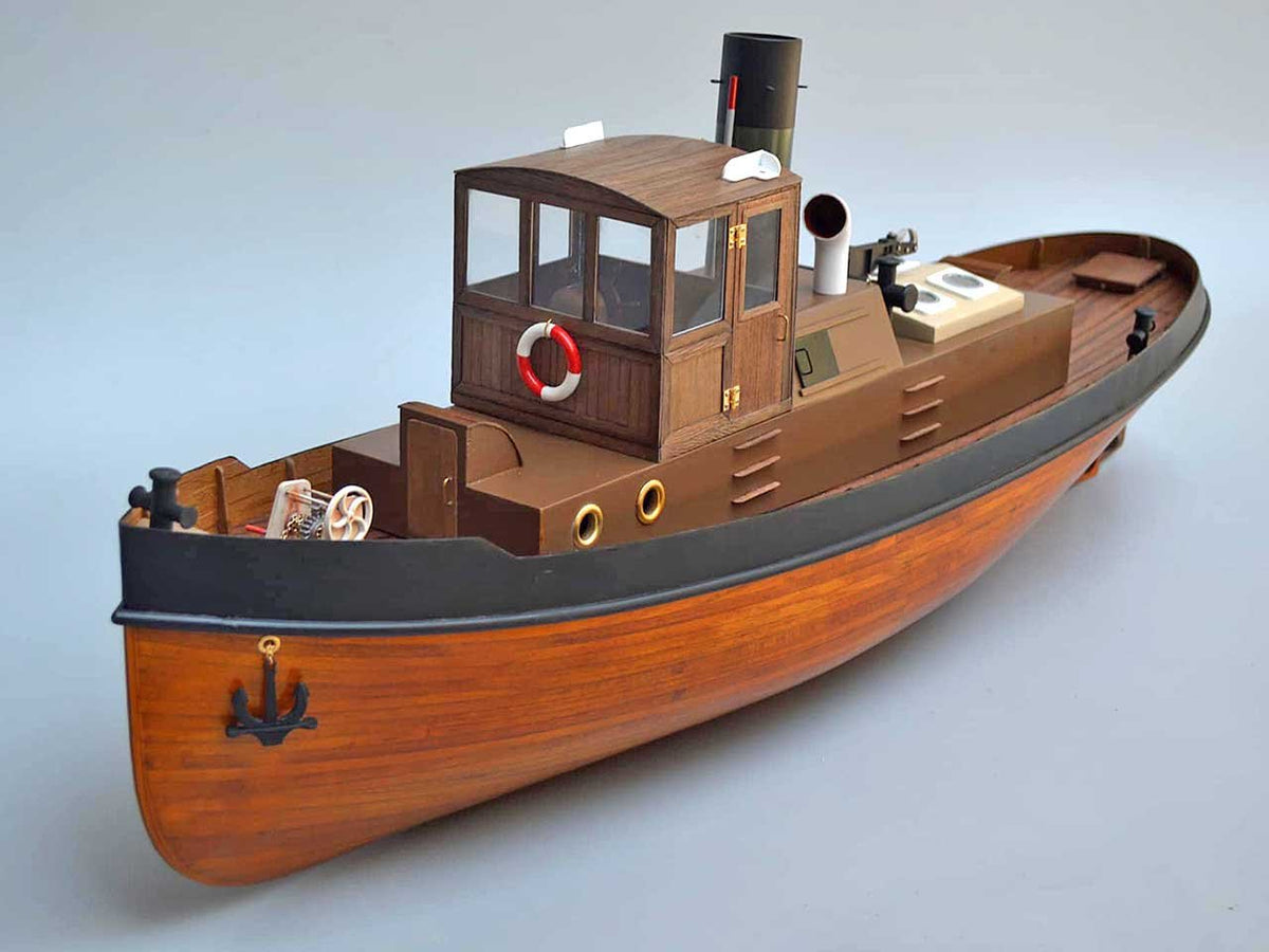 Pichler Holger RC-Dampfschlepper 1:18, fertig gebautes Holzmodell schräg von vorne